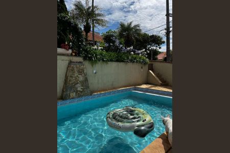 Casa à venda com 330m², 4 quartos e 6 vagas Casa à venda com 330m², 4 quartos e 6 vagasPISCINA