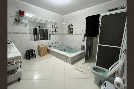 WC C/ HIDRO de casa à venda com 4 quartos, 330m² em City Bussocaba, Osasco