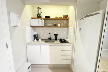 Cozinha  de apartamento para alugar com 1 quarto, 25m² em Laranjeiras, Rio de Janeiro