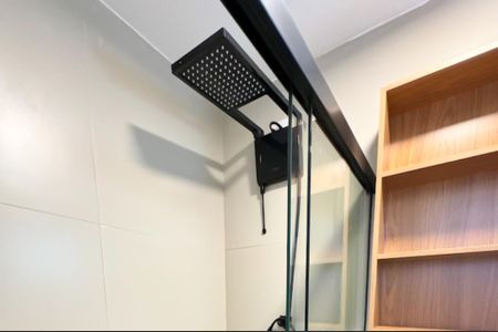 Banheiro de apartamento para alugar com 1 quarto, 25m² em Laranjeiras, Rio de Janeiro