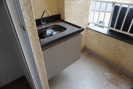 Apartamento para alugar com 55m², 2 quartos e 1 vagaSacada