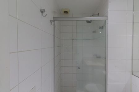 Banheiro de apartamento para alugar com 2 quartos, 54m² em Indianópolis, São Paulo