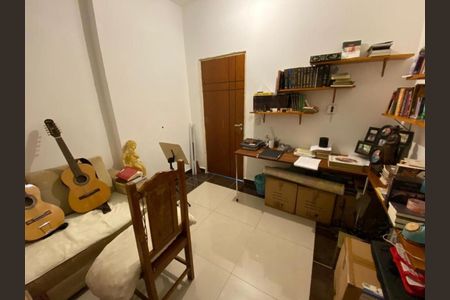 Casa à venda com 500m², 6 quartos e 6 vagas Casa à venda com 500m², 6 quartos e 6 vagasESCRITORIO