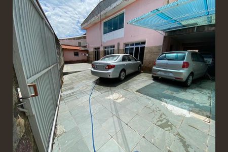 Casa à venda com 500m², 6 quartos e 6 vagas Casa à venda com 500m², 6 quartos e 6 vagasGARAGEM