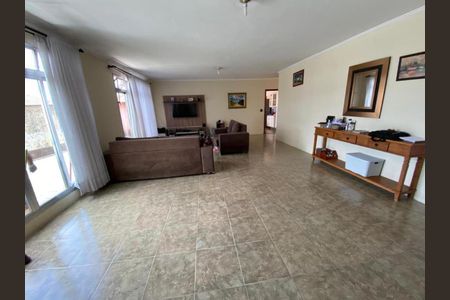 SALA de casa à venda com 6 quartos, 500m² em Vila Quitauna, Osasco