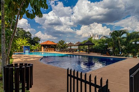 Apartamento para alugar com 65m², 2 quartos e 1 vagaÁrea comum - Piscina