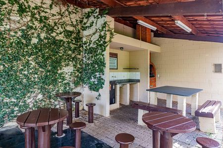 Apartamento para alugar com 65m², 2 quartos e 1 vagaÁrea comum - Churrasqueira