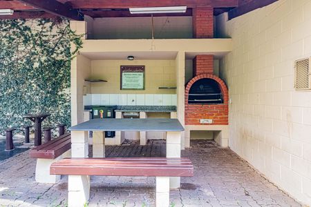 Apartamento para alugar com 65m², 2 quartos e 1 vagaÁrea comum - Churrasqueira