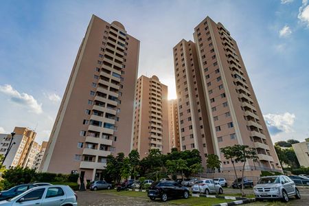Apartamento para alugar com 65m², 2 quartos e 1 vagaFachada