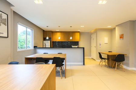 Apartamento para alugar com 38m², 2 quartos e 1 vaga Apartamento para alugar com 38m², 2 quartos e 1 vagaÁrea comum - Salão de festas