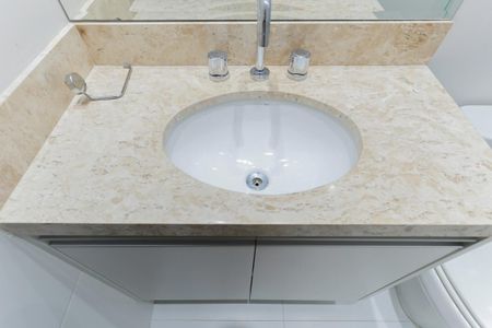 Apartamento à venda com 76m², 2 quartos e 2 vagas Apartamento à venda com 76m², 2 quartos e 2 vagasBanheiro social
