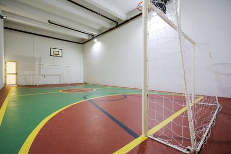 Apartamento à venda com 76m², 2 quartos e 2 vagas Apartamento à venda com 76m², 2 quartos e 2 vagasÁrea comum - Quadra esportiva