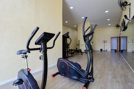 Apartamento à venda com 76m², 2 quartos e 2 vagas Apartamento à venda com 76m², 2 quartos e 2 vagasÁrea comum - Academia