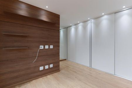 Apartamento à venda com 76m², 2 quartos e 2 vagas Apartamento à venda com 76m², 2 quartos e 2 vagasSuíte