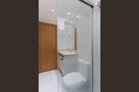 Apartamento à venda com 76m², 2 quartos e 2 vagas Apartamento à venda com 76m², 2 quartos e 2 vagasBanheiro da suíte