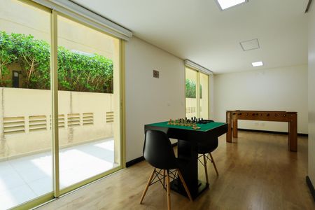 Apartamento à venda com 76m², 2 quartos e 2 vagas Apartamento à venda com 76m², 2 quartos e 2 vagasÁrea comum - Salão de jogos juvenil