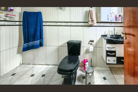 Casa à venda com 288m², 8 quartos e 3 vagas Casa à venda com 288m², 8 quartos e 3 vagasBanheiro da Suíte 1