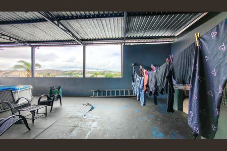 Casa à venda com 288m², 8 quartos e 3 vagas Casa à venda com 288m², 8 quartos e 3 vagasÁrea de Serviço 2