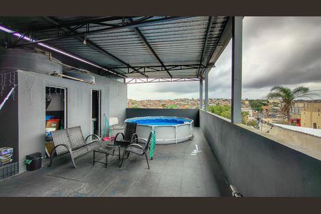 Casa à venda com 288m², 8 quartos e 3 vagas Casa à venda com 288m², 8 quartos e 3 vagasÁrea de Serviço 2