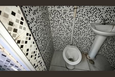 Casa à venda com 288m², 8 quartos e 3 vagas Casa à venda com 288m², 8 quartos e 3 vagasBanheiro 3
