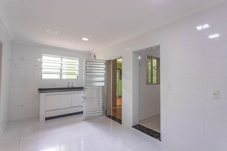 Casa à venda com 250m², 6 quartos e 3 vagasCasa 1 - cozinha 