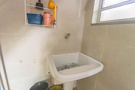 Casa à venda com 250m², 6 quartos e 3 vagasCasa 2 - área de serviço 