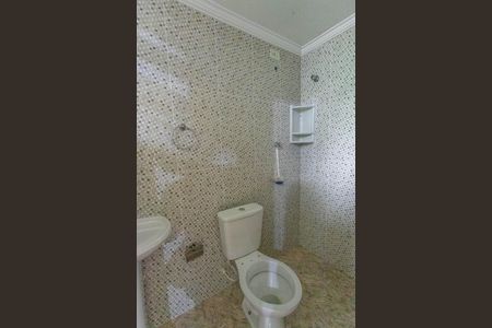 Casa à venda com 250m², 6 quartos e 3 vagasBanheiro de serviço 