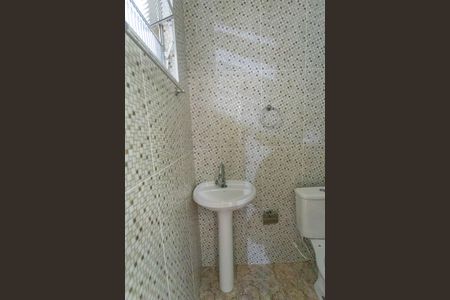 Casa à venda com 250m², 6 quartos e 3 vagasBanheiro de serviço 
