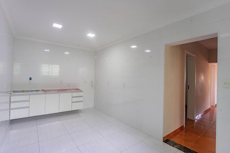 Casa à venda com 250m², 6 quartos e 3 vagasCasa 1 - cozinha 