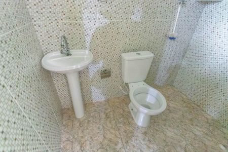 Casa à venda com 250m², 6 quartos e 3 vagasBanheiro de serviço 