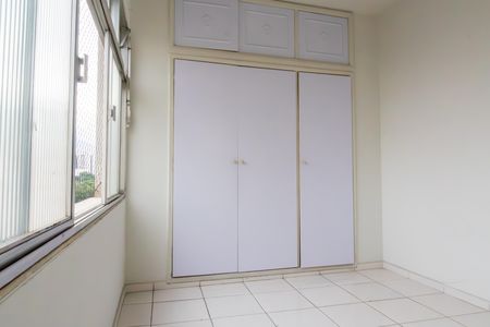 Apartamento para alugar com 77m², 2 quartos e 1 vaga