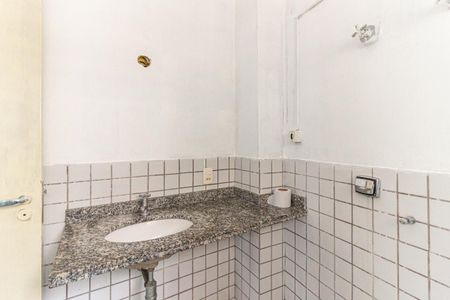 Banheiro de kitnet/studio para alugar com 1 quarto, 35m² em Santa Cecilia, São Paulo