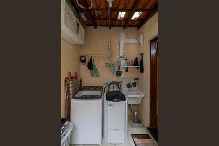 Casa de condomínio à venda com 99m², 3 quartos e 2 vagas Casa de condomínio à venda com 99m², 3 quartos e 2 vagasÁrea de Serviço