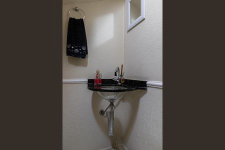 Casa de condomínio à venda com 99m², 3 quartos e 2 vagas Casa de condomínio à venda com 99m², 3 quartos e 2 vagasLavabo