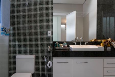 Casa à venda com 1080m², 4 quartos e 7 vagas Casa à venda com 1080m², 4 quartos e 7 vagasBanheiro da Suíte 2