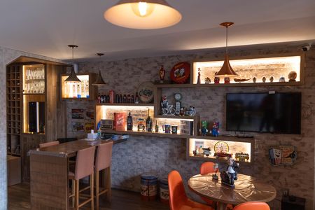 Casa à venda com 1080m², 4 quartos e 7 vagas Casa à venda com 1080m², 4 quartos e 7 vagasSala 1