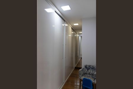 Casa à venda com 1080m², 4 quartos e 7 vagas Casa à venda com 1080m², 4 quartos e 7 vagasCloset