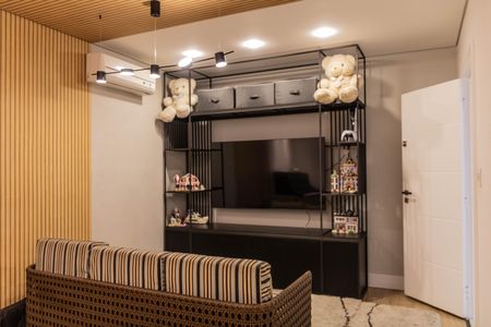 Casa à venda com 1080m², 4 quartos e 7 vagas Casa à venda com 1080m², 4 quartos e 7 vagasSala 3
