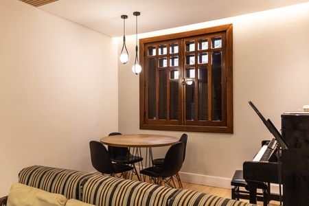 Casa à venda com 1080m², 4 quartos e 7 vagas Casa à venda com 1080m², 4 quartos e 7 vagasSala 3