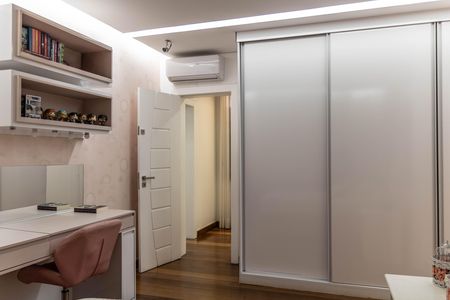 Casa à venda com 1080m², 4 quartos e 7 vagas Casa à venda com 1080m², 4 quartos e 7 vagasSuíte 3
