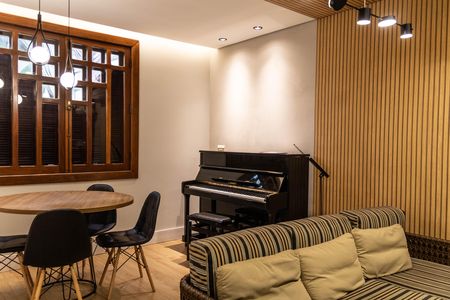 Casa à venda com 1080m², 4 quartos e 7 vagas Casa à venda com 1080m², 4 quartos e 7 vagasSala 3