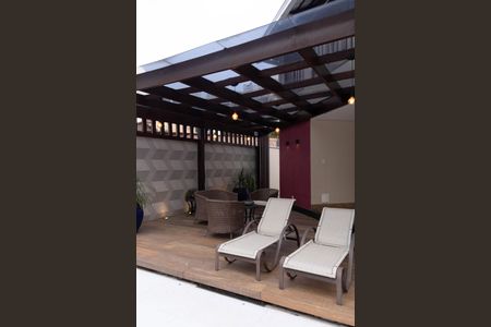 Casa à venda com 1080m², 4 quartos e 7 vagas Casa à venda com 1080m², 4 quartos e 7 vagasPiscina