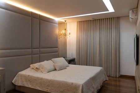 Casa à venda com 1080m², 4 quartos e 7 vagas Casa à venda com 1080m², 4 quartos e 7 vagasSuíte 1