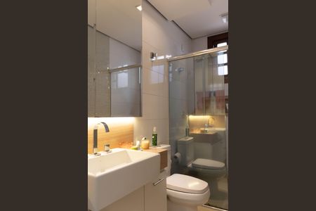 Casa à venda com 1080m², 4 quartos e 7 vagas Casa à venda com 1080m², 4 quartos e 7 vagasBanheiro da Suíte 3