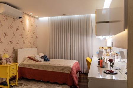 Casa à venda com 1080m², 4 quartos e 7 vagas Casa à venda com 1080m², 4 quartos e 7 vagasSuíte 4