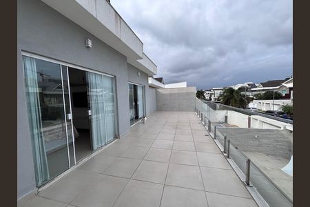 Casa de condomínio à venda com 269m², 3 quartos e 4 vagasVaranda