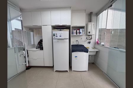 Casa de condomínio à venda com 269m², 3 quartos e 4 vagasÁrea de Serviço