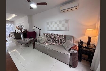 Sala de casa de condomínio à venda com 3 quartos, 269m² em Vargem Grande, Rio de Janeiro