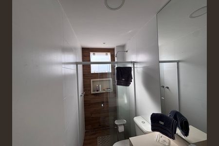 Casa de condomínio à venda com 269m², 3 quartos e 4 vagasBanheiro do Quarto 1