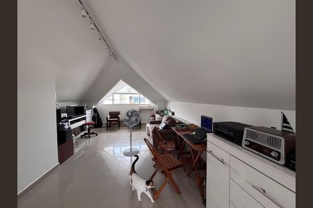 Casa de condomínio à venda com 269m², 3 quartos e 4 vagasSótão 